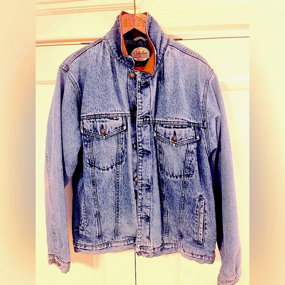 Cabela’s denim jacket
Mens Large TALL